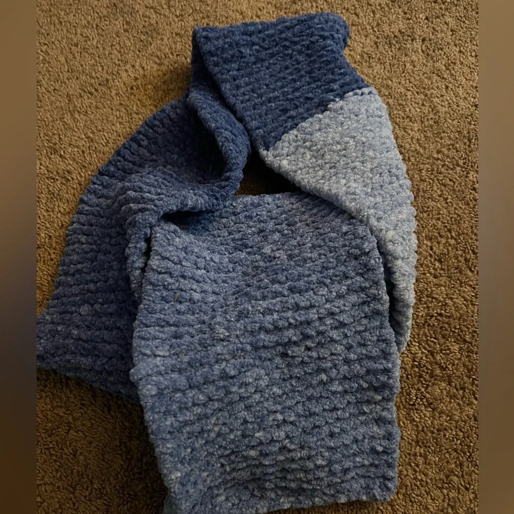Bernat XXL homemade knitted scarf different blues! - Picture 2 of 7